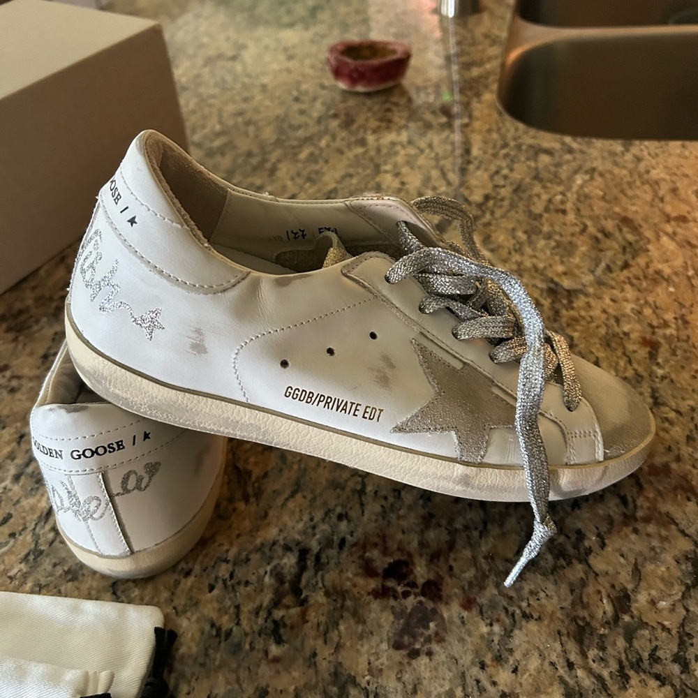 Golden Goose size 37 never worn. Limited Edition Neiman Marcus - Picture 4 of 5